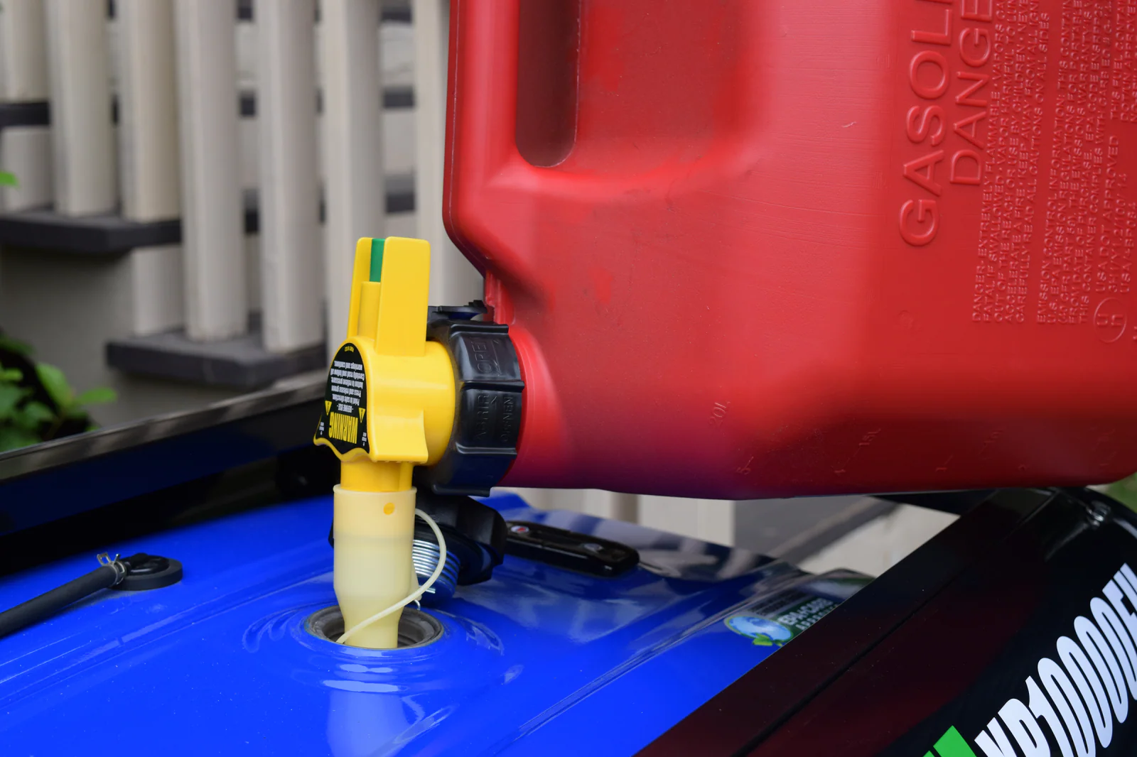 10,000 Watt Dual Fuel Portable Generator - Image 17