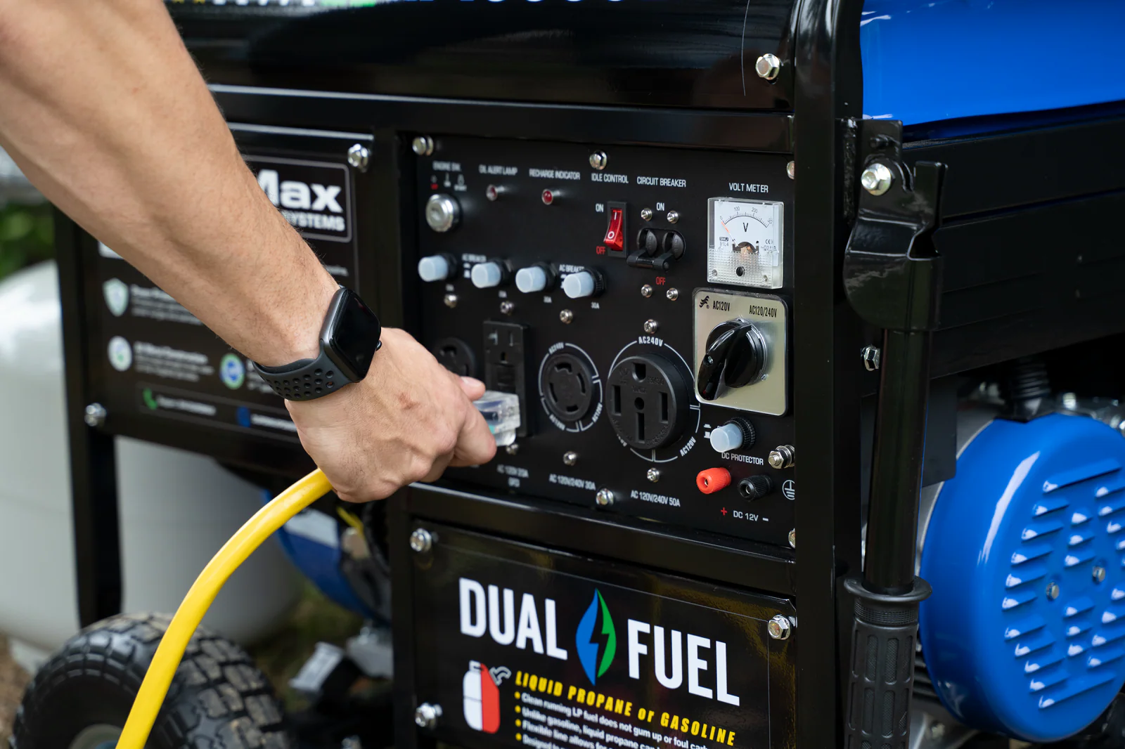 10,000 Watt Dual Fuel Portable Generator - Image 20