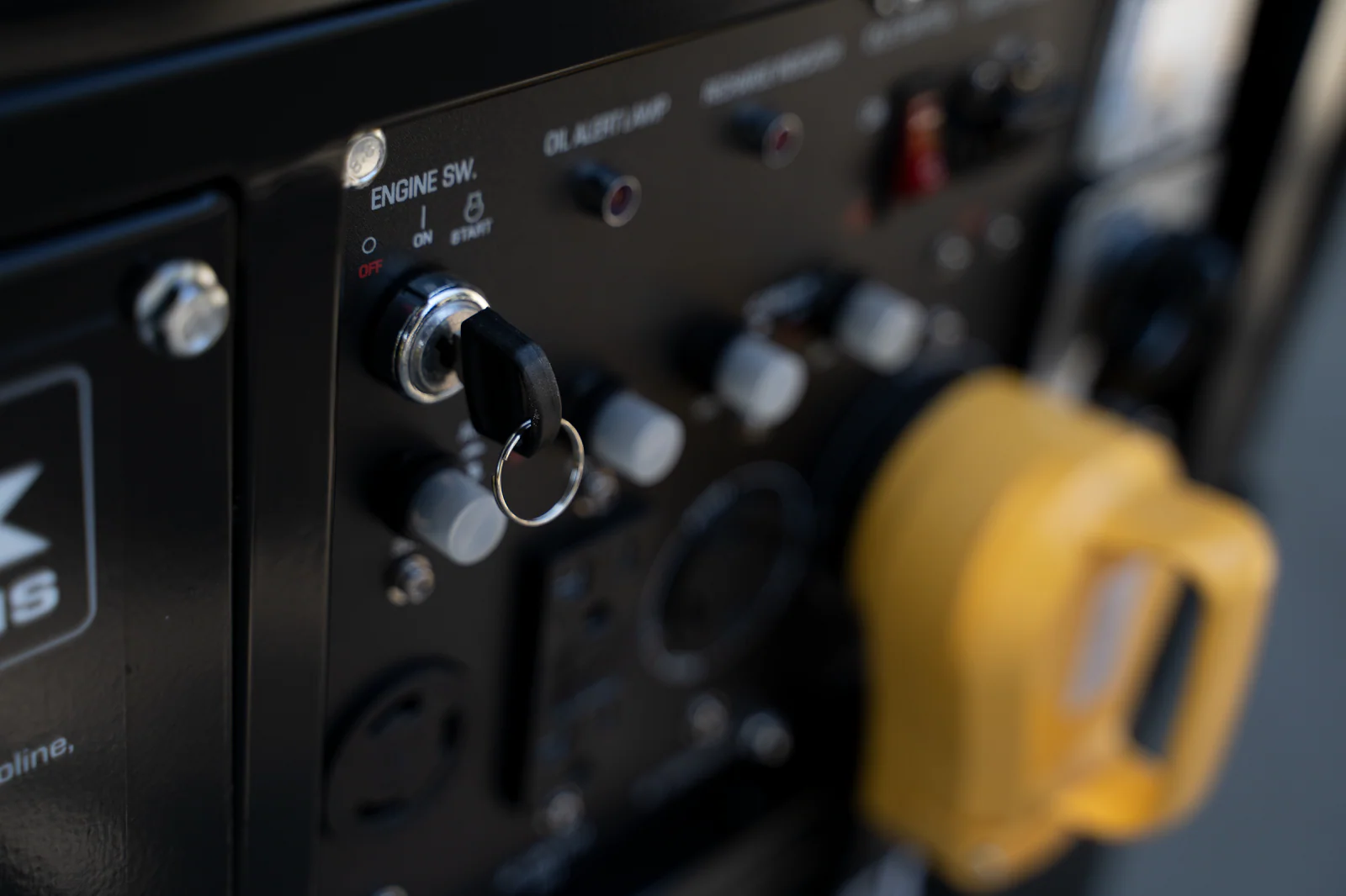 10,000 Watt Dual Fuel Portable Generator - Image 37