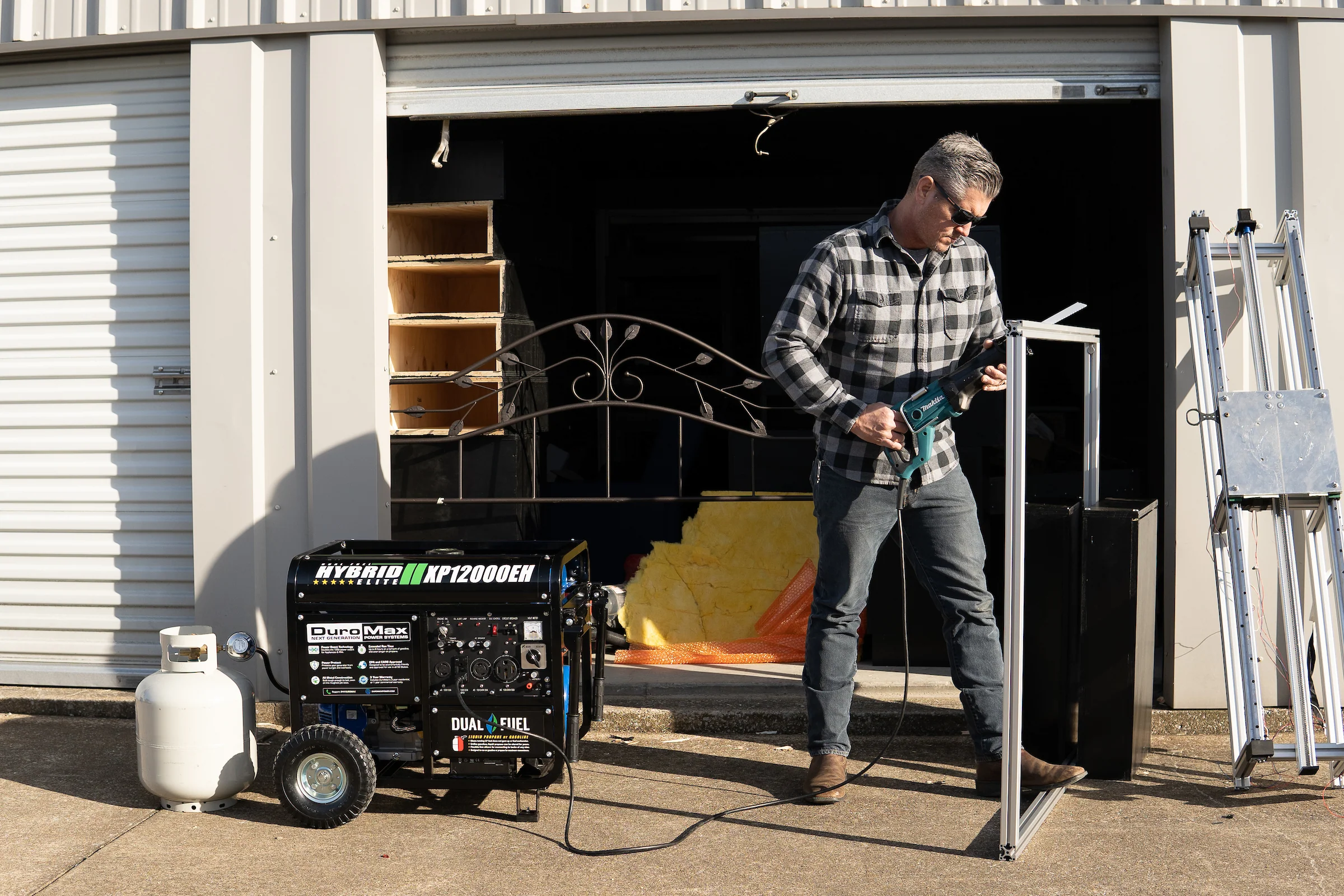 12,000 Watt Dual Fuel Portable Generator - Image 15