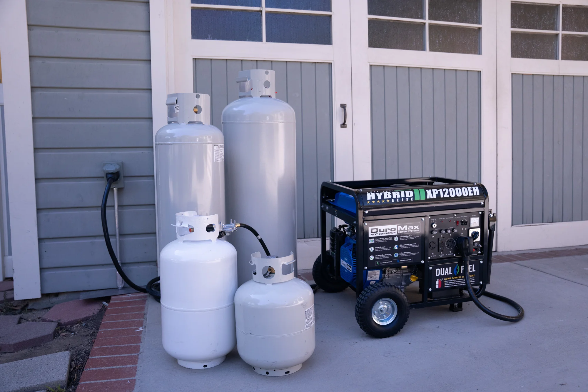 12,000 Watt Dual Fuel Portable Generator - Image 16