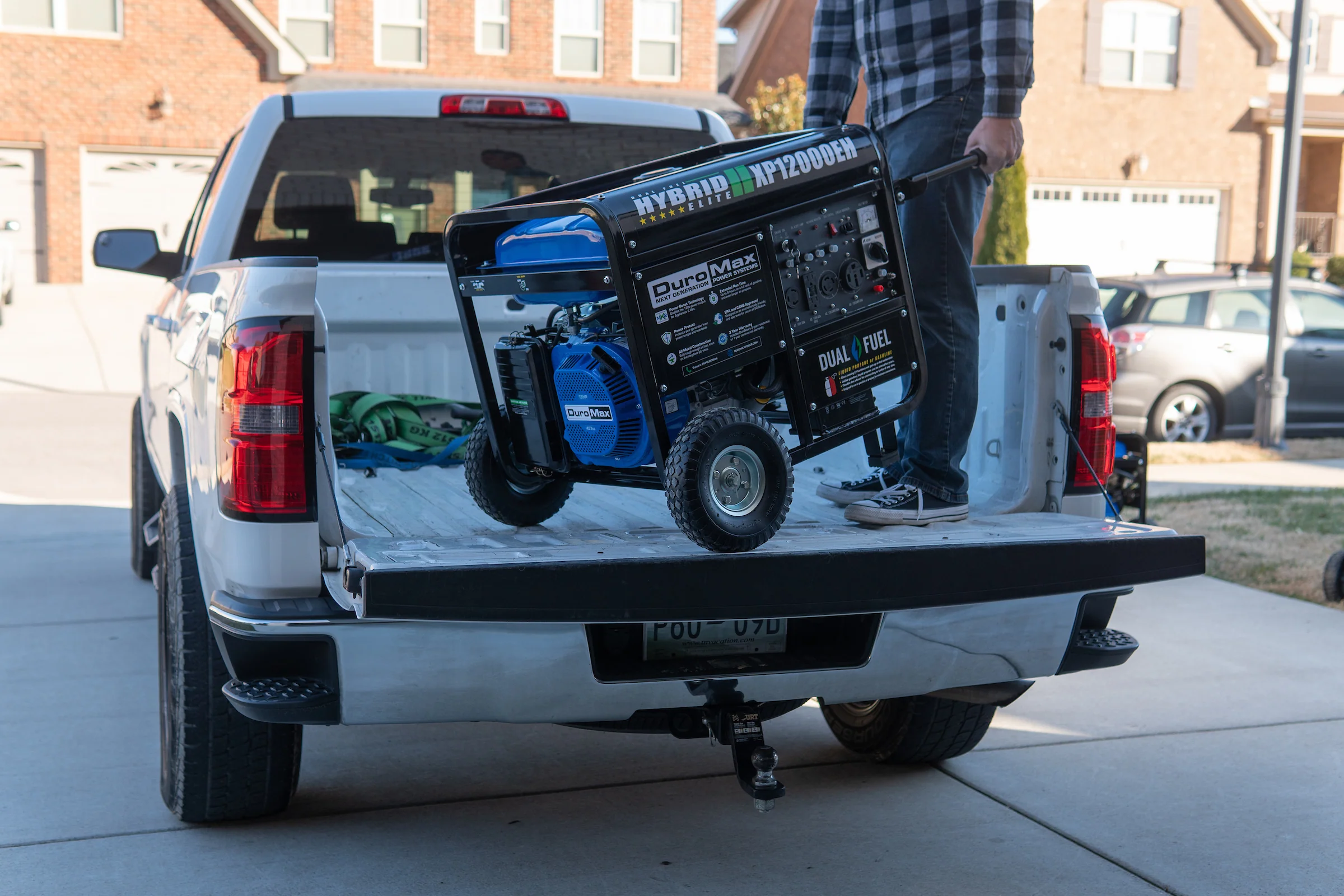 12,000 Watt Dual Fuel Portable Generator - Image 18