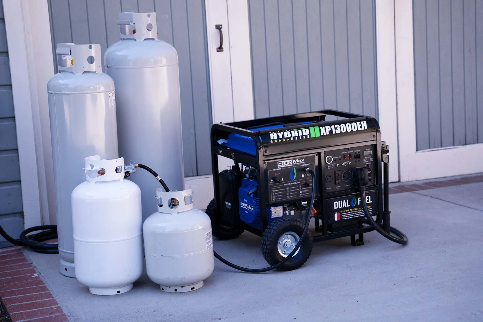 13,000 Watt Dual Fuel Portable Generator - Image 37