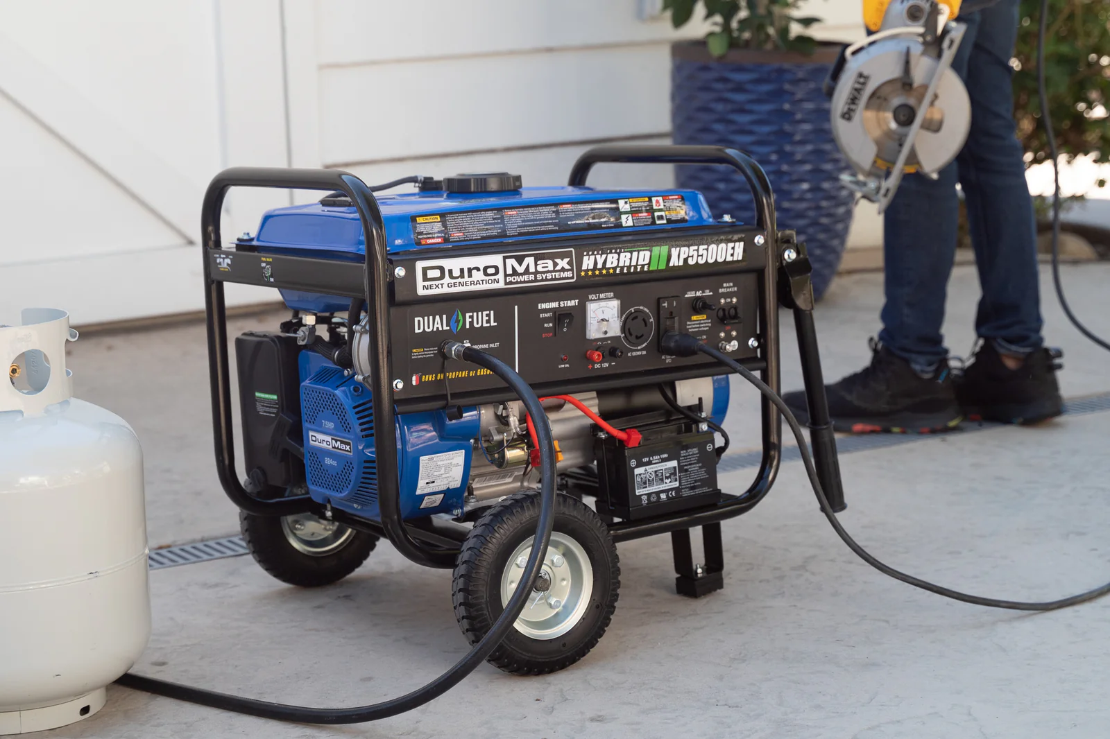5,500 Watt Dual Fuel Portable Generator - Image 25